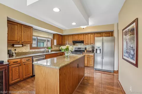 Kitchen - 15792 Constitution Dr, Macomb, MI 48044 photo 1 of 7