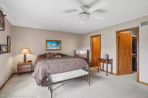 Bedroom - 15792 Constitution Dr, Macomb, MI 48044 photo 2 of 6