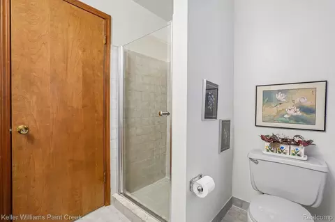 Bath - 15792 Constitution Dr, Macomb, MI 48044 photo 3 of 6