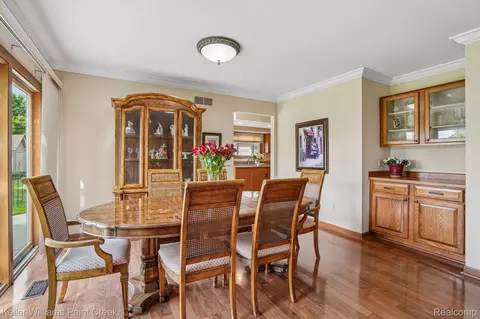 Dining - 15792 Constitution Dr, Macomb, MI 48044 photo 2 of 5