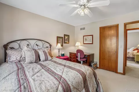 Bedroom - 15792 Constitution Dr, Macomb, MI 48044 photo 6 of 6