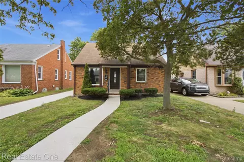 6953 N Vernon St, Dearborn Heights, MI 48127