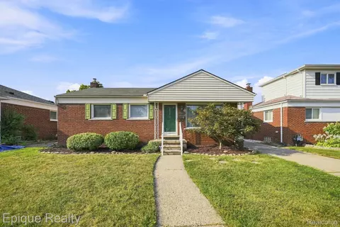 32980 Rosslyn Ave, Garden City, MI 48135