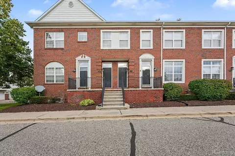 43054 Strand Dr, Sterling Heights, MI 48313