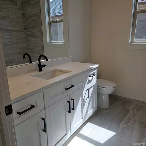 Bath - 50691 Timberstone, Macomb, MI 48042 photo 7 of 8