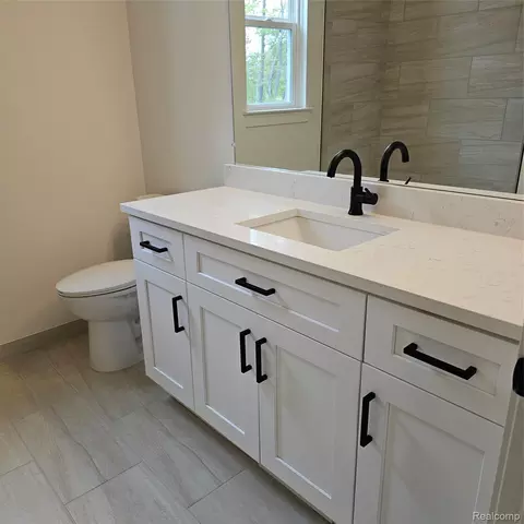 Bath - 50691 Timberstone, Macomb, MI 48042 photo 5 of 8