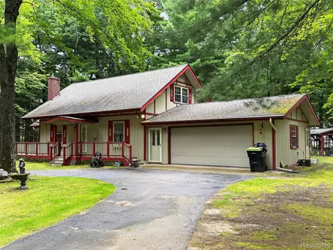 1484 Leeward Ln, Richfield, MI 48656