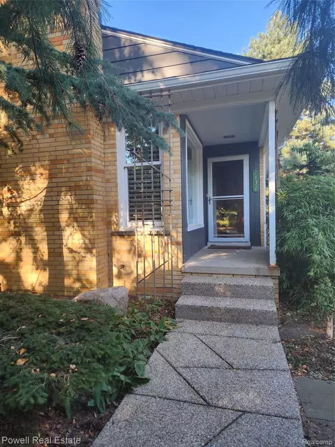 1431 Marywood Dr, Royal Oak, MI 48067