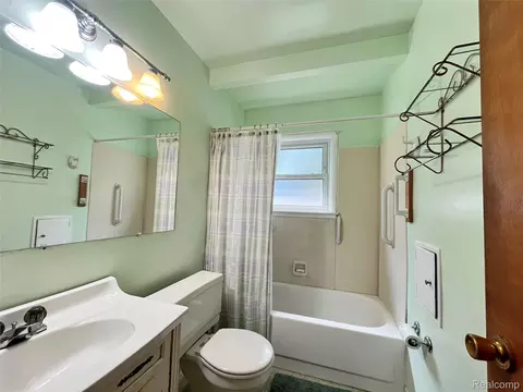 Bath - 231 Walper Ave, Clawson, MI 48017 photo 1 of 1