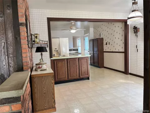 Entry Way - 231 Walper Ave, Clawson, MI 48017 photo 1 of 1