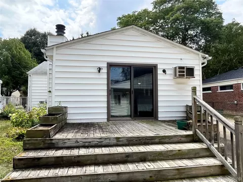 Exterior - 231 Walper Ave, Clawson, MI 48017 photo 5 of 11