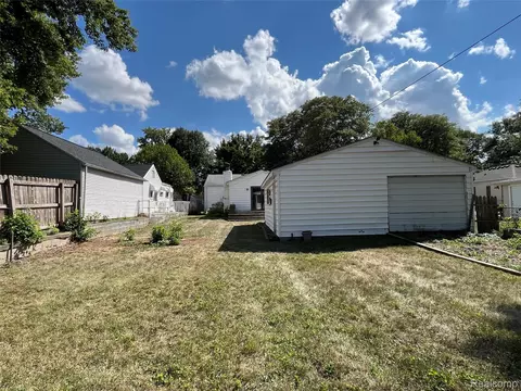 Exterior - 231 Walper Ave, Clawson, MI 48017 photo 8 of 11