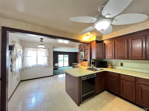Kitchen - 231 Walper Ave, Clawson, MI 48017 photo 1 of 4