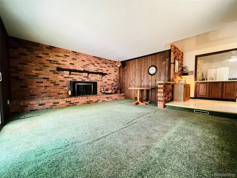 Living - 231 Walper Ave, Clawson, MI 48017 photo 7 of 12