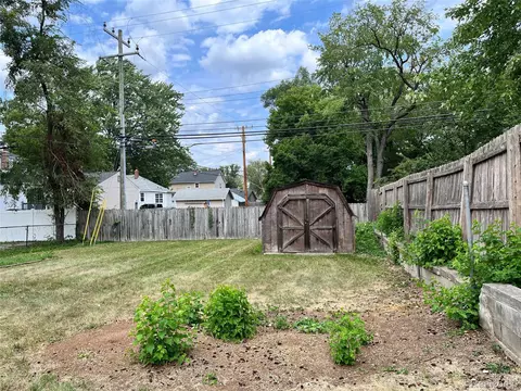 Exterior - 231 Walper Ave, Clawson, MI 48017 photo 7 of 11