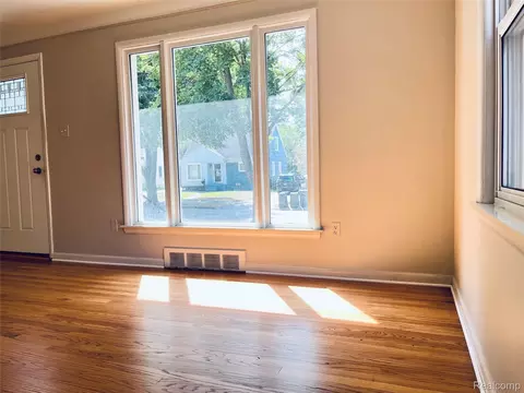 Living - 231 Walper Ave, Clawson, MI 48017 photo 12 of 12
