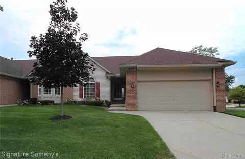 487 Woodvale Dr, Commerce, MI 48390