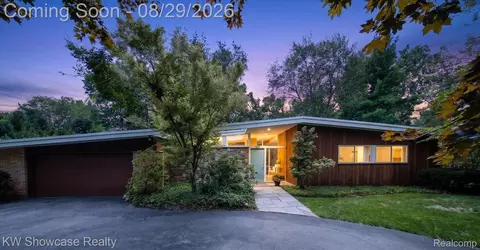 4123 Meadow Way, Bloomfield Hills, MI 48301