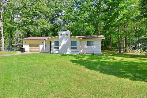 1064 Leeward Ln, Richfield, MI 48656