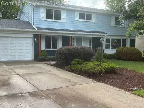 29621 Fernhill Dr, Farmington, MI 48334