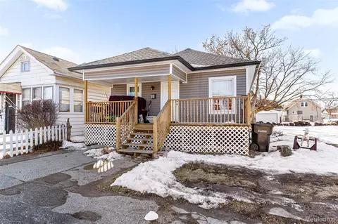 9365 Quincy St E, Detroit, MI 48204