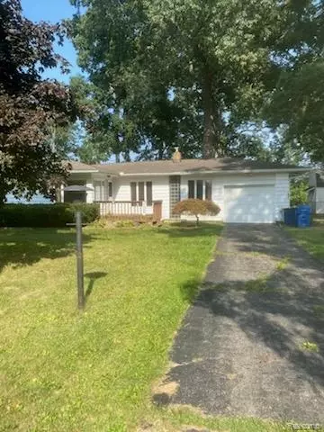 1226 Alhi St, Waterford, MI 48328