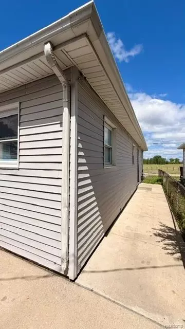 Exterior - 1329 Neubert Ave, Flint, MI 48507 photo 3 of 6
