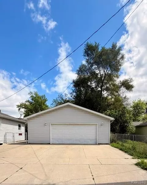 Exterior - 1329 Neubert Ave, Flint, MI 48507 photo 4 of 6