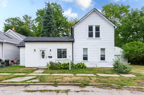172 Higgins St, Lapeer, MI 48446