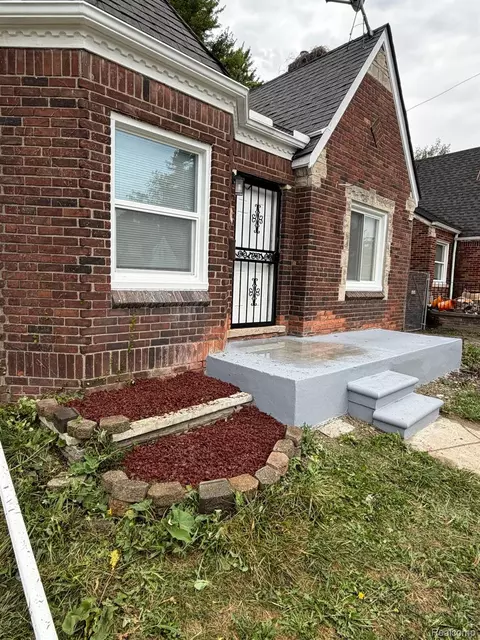 9869 Yorkshire Rd, Detroit, MI 48224