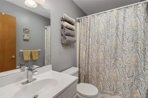 Bath - 3616 Wedgewood Dr, Elba, MI 48446 photo 4 of 5