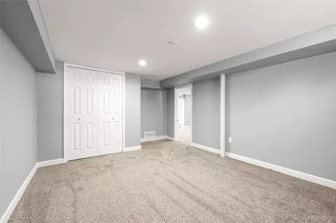 Bedroom - 22405 Piper Ave, Eastpointe, MI 48021 photo 6 of 6