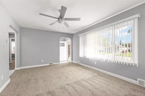 Living - 22405 Piper Ave, Eastpointe, MI 48021 photo 1 of 3