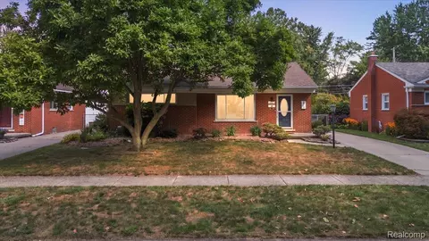 28716 Westfield St, Livonia, MI 48150