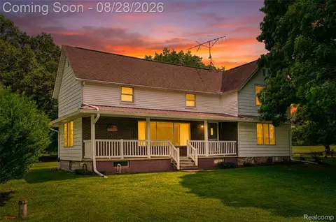 1010 N Truhn Rd, Howell, MI 48836