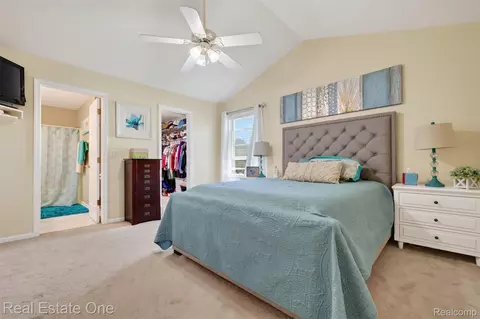 Bedroom - 8150 Boulder Dr, Davison, MI 48423 photo 1 of 7