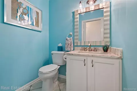 Bath - 8150 Boulder Dr, Davison, MI 48423 photo 1 of 6