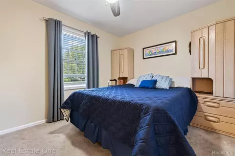 Bedroom - 8150 Boulder Dr, Davison, MI 48423 photo 4 of 7