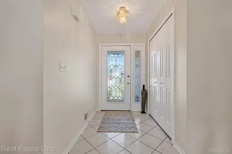 Entry Way - 8150 Boulder Dr, Davison, MI 48423 photo 1 of 3