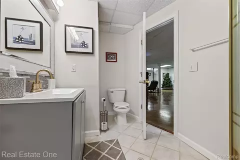 Bath - 8150 Boulder Dr, Davison, MI 48423 photo 6 of 6