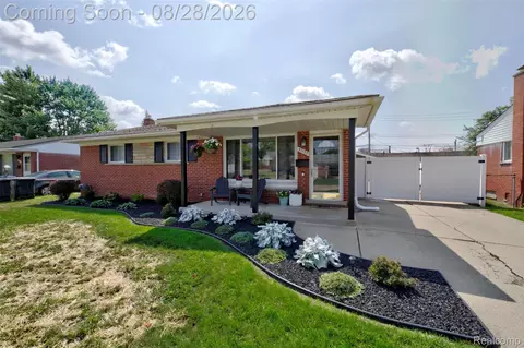 31139 Roycroft St, Livonia, MI 48154