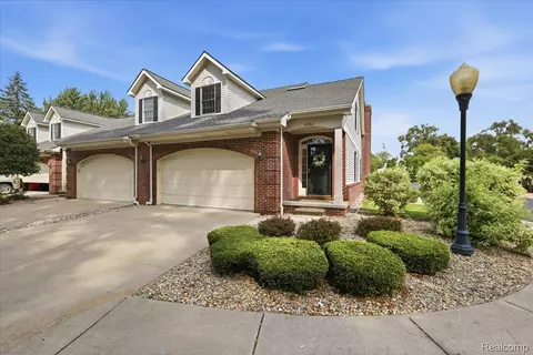 4282 Elden Pl, Waterford, MI 48329