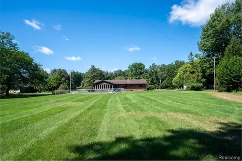 Exterior - 12900 Maxwell Rd, Carleton, MI 48117 photo 11 of 13