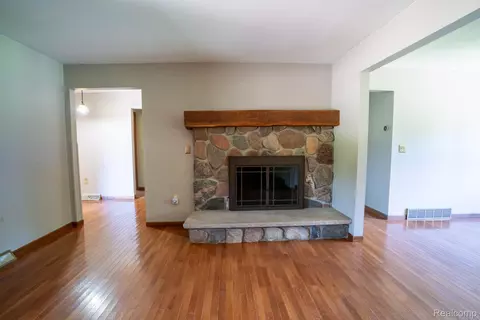 Living - 12900 Maxwell Rd, Carleton, MI 48117 photo 1 of 4