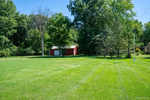 Exterior - 12900 Maxwell Rd, Carleton, MI 48117 photo 10 of 13