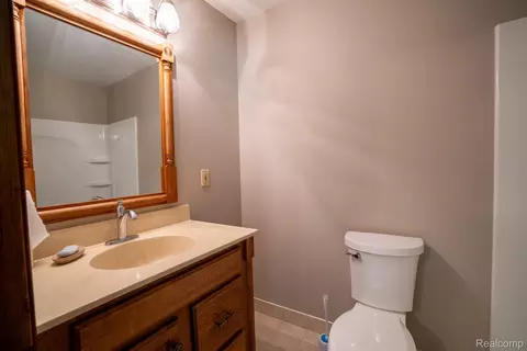 Bath - 12900 Maxwell Rd, Carleton, MI 48117 photo 2 of 4