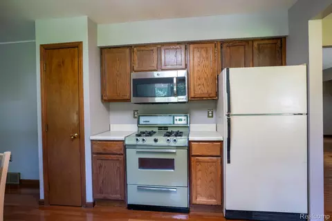 Kitchen - 12900 Maxwell Rd, Carleton, MI 48117 photo 3 of 4