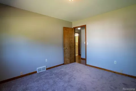 Bedroom - 12900 Maxwell Rd, Carleton, MI 48117 photo 5 of 8