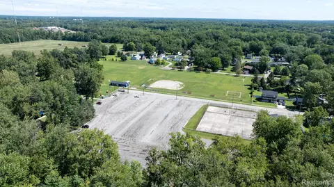 Exterior - 12900 Maxwell Rd, Carleton, MI 48117 photo 5 of 13