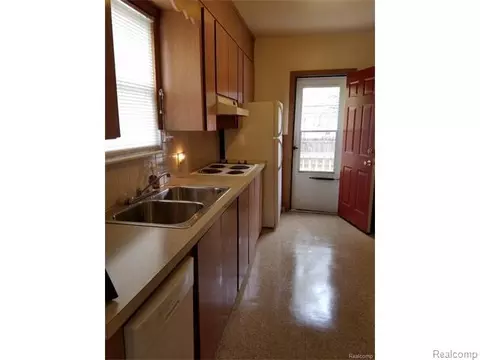 Kitchen - 617 E Bennett Ave, Ferndale, MI 48220 photo 1 of 3